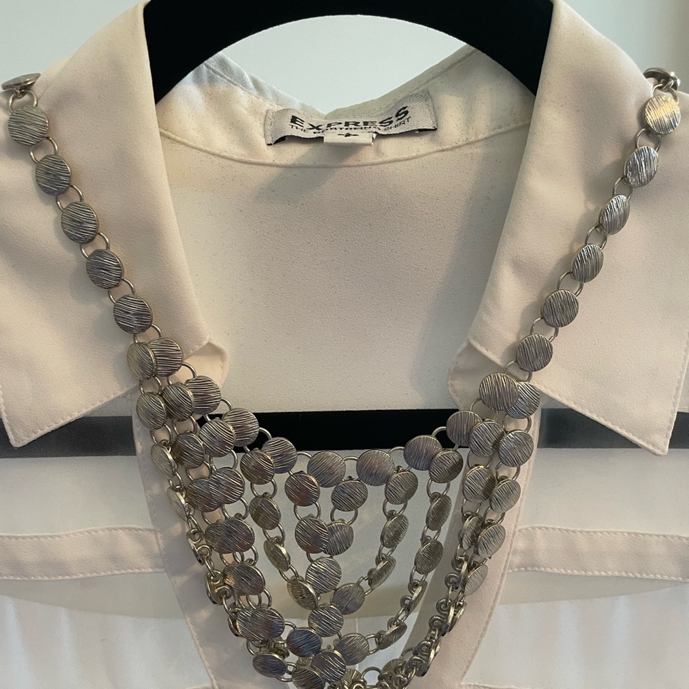 New York and Company necklace